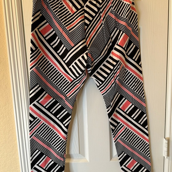 💜3/$15 Stylish Black and Pink Striped Leggings - Picture 3 of 5